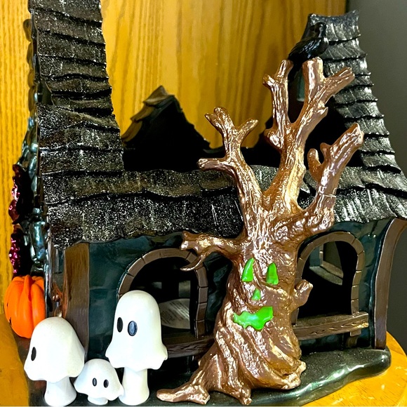 COPY - BBW Halloween Luminary- DAMAGED - Picture 4 of 10